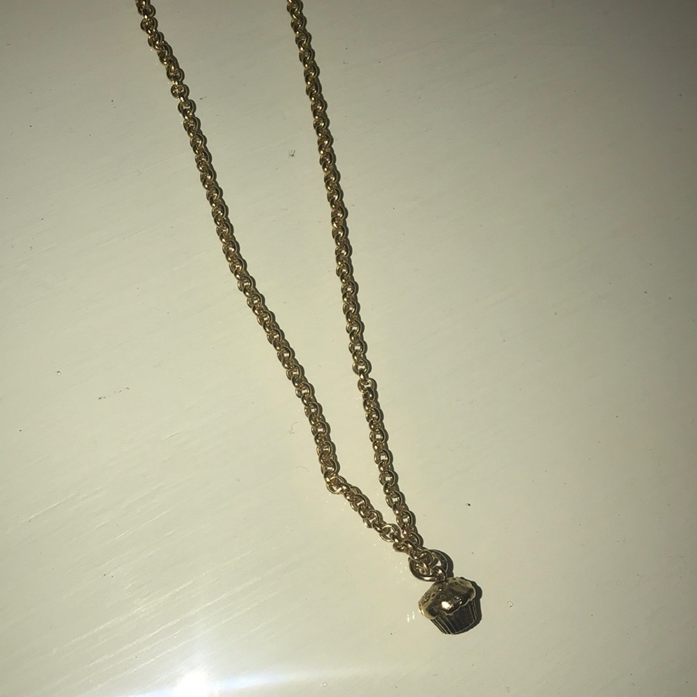 Cupcake necklace